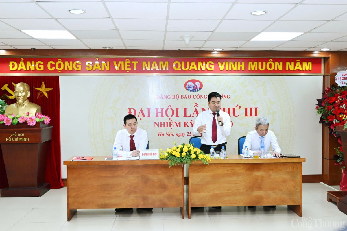 Đoàn Chủ tịch Đại hội điều hành Đại hội Đảng bộ Báo Công Thương lần thứ III, nhiệm kỳ 2025 - 2030.