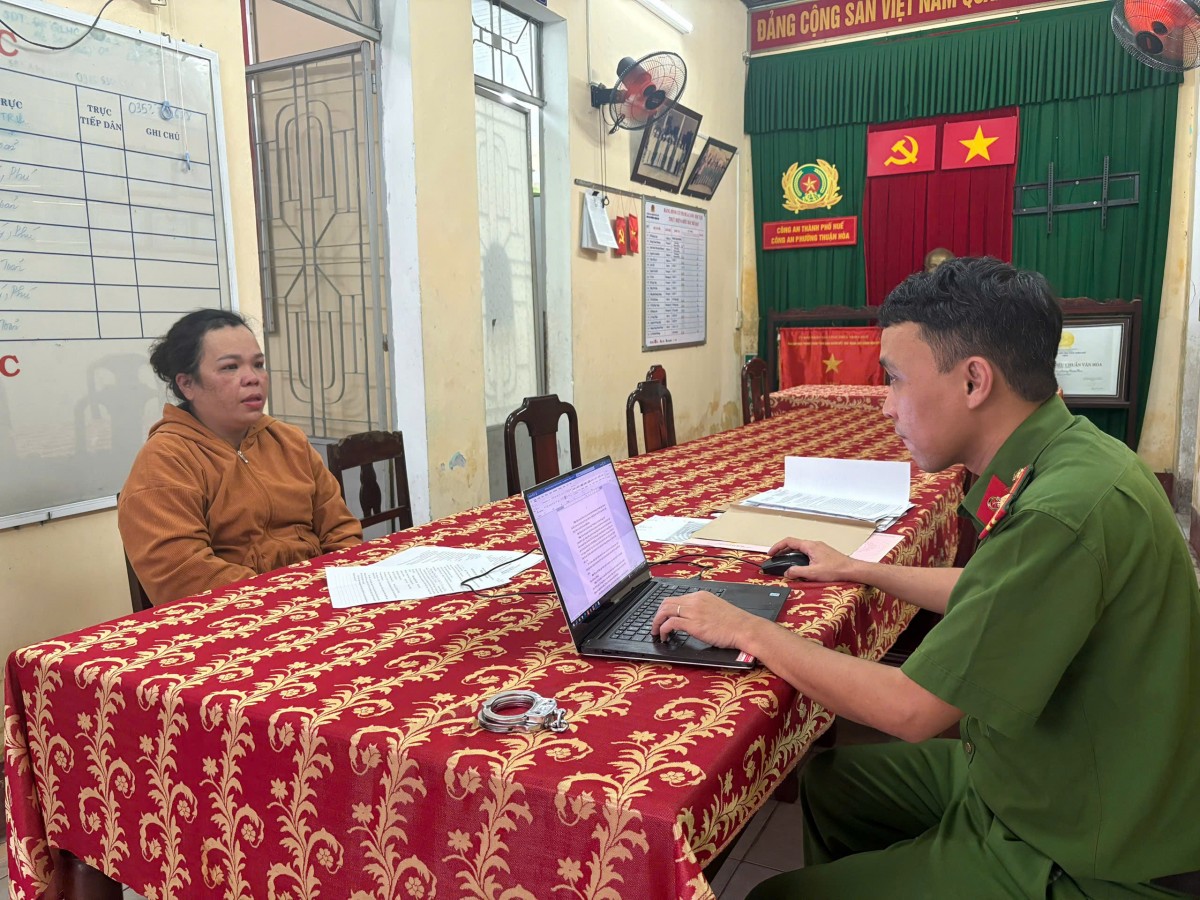 Thành phố Huế: Khởi tố đối tượng dùng thẻ hồng giả