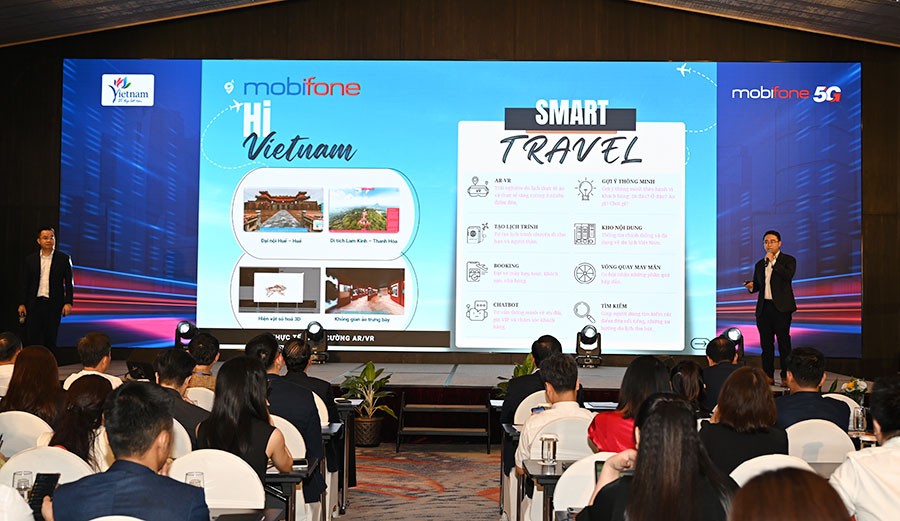 Đại diện Tổng Công ty Viễn thông MobiFone giới thiệu về Dự án Hi Vietnam. Ảnh: TITC Đại diện Tổng Công ty Viễn thông MobiFone giới thiệu về Dự án Hi Vietnam. Ảnh: TITC