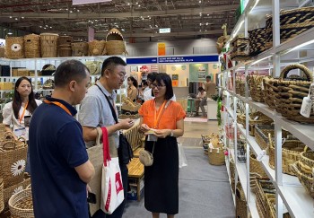 Tin Công Thương 25/4: 10.000 nhà nhập khẩu quốc tế tìm nguồn hàng tại Việt Nam