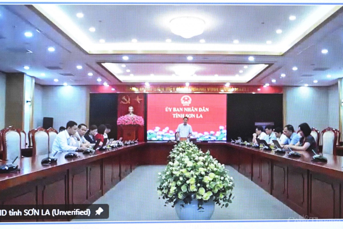 Bộ trưởng Nguyễn Hồng Diên làm việc với tỉnh Sơn La Bộ trưởng Nguyễn Hồng Diên làm việc với tỉnh Sơn La