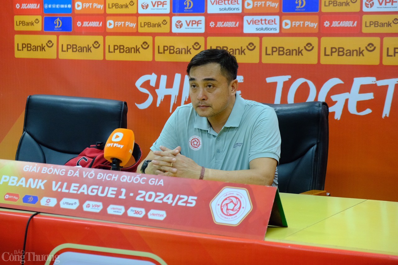 HLV Nguyễn Đức Thắng của Thê Công Viettel chia sẻ sau trận đấu. 