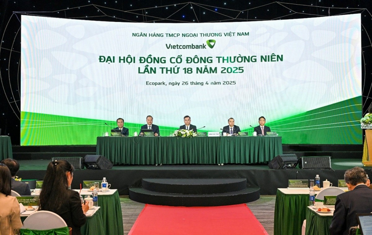 ĐHĐCĐ Vietcombank 2025 sẽ phát hành hơn 543 triệu cổ phiếu riêng lẻ, kiện toàn nhân sự cấp cao ĐHĐCĐ Vietcombank 2025 sẽ phát hành hơn 543 triệu cổ phiếu riêng lẻ, kiện toàn nhân sự cấp cao