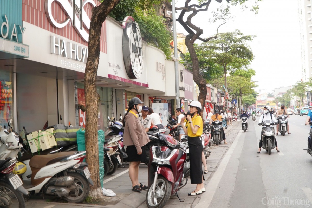 'Thủ phủ' thời trang Hà Nội bùng nổ ưu đãi dịp 30/4