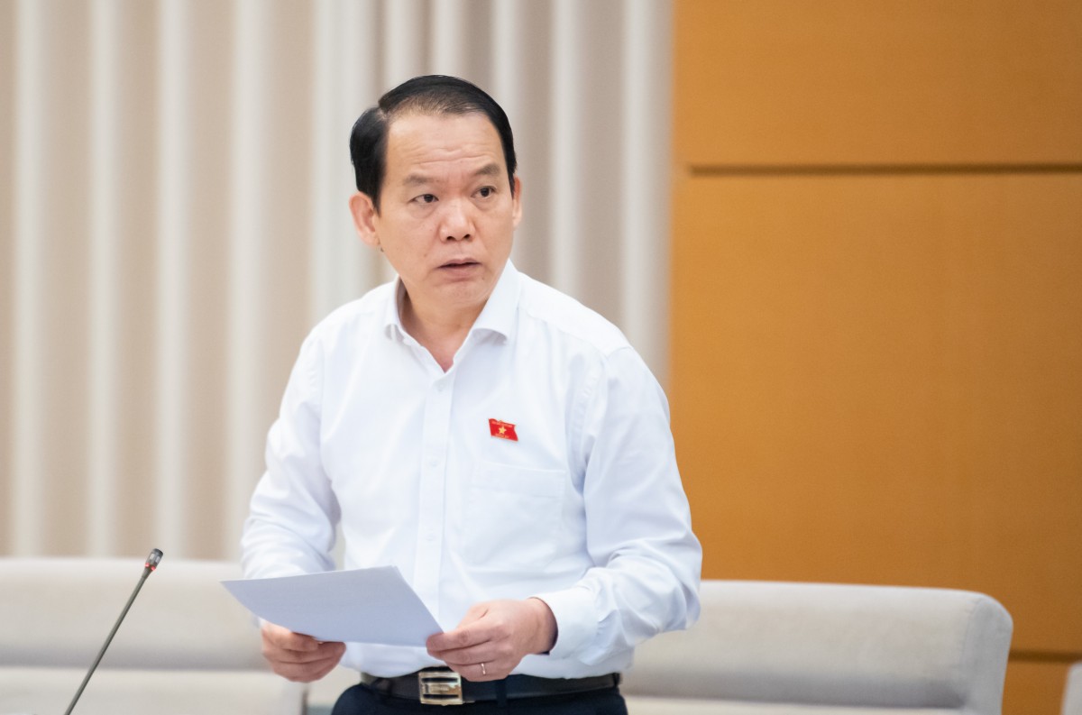 Chủ nhiệm Ủy ban Pháp luật và Tư pháp Hoàng Thanh Tùng Chủ nhiệm Ủy ban Pháp luật và Tư pháp Hoàng Thanh Tùng