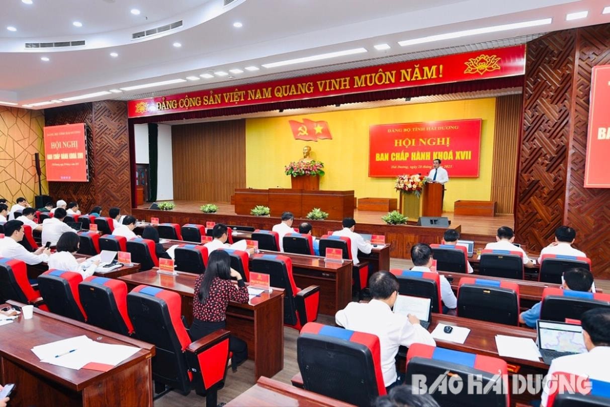 Quang cảnh hội nghị Ban Chấp hành Đảng bộ tỉnh Hải Dương sáng 28/4 Quang cảnh hội nghị Ban Chấp hành Đảng bộ tỉnh Hải Dương sáng 28/4