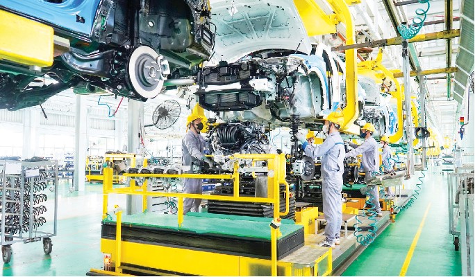 Dây chuyền sản xuất, lắp ráp của nhà máy ô tô Trường Hải (Chu Lai- Quảng Nam). Ảnh: MINH HẰNG Dây chuyền sản xuất, lắp ráp của nhà máy ô tô Trường Hải (Chu Lai- Quảng Nam). Ảnh: MINH HẰNG