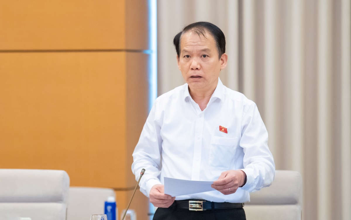 Chủ nhiệm Ủy ban Pháp luật và Tư pháp Hoàng Thanh Tùng Chủ nhiệm Ủy ban Pháp luật và Tư pháp Hoàng Thanh Tùng