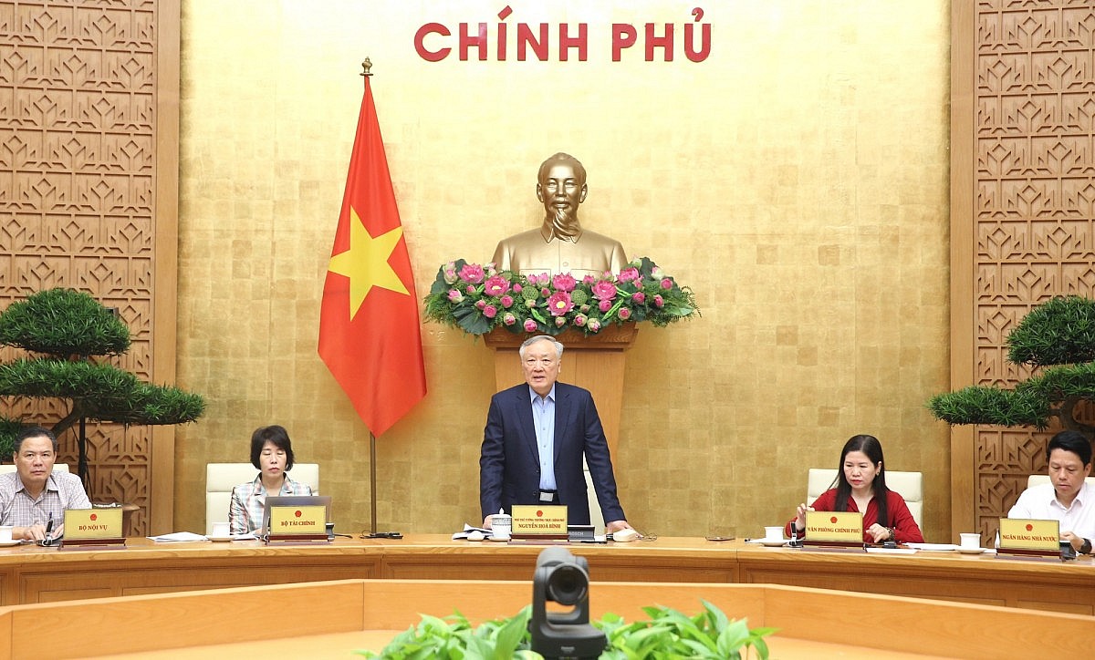 Phó Thủ tướng Thường trực Chính phủ Nguyễn Hòa Bình chủ trì cuộc họp về xây dựng trung tâm tài chính quốc tế tại Việt Nam. Ảnh: VGP/Nguyễn Hoàng Phó Thủ tướng Thường trực Chính phủ Nguyễn Hòa Bình chủ trì cuộc họp về xây dựng trung tâm tài chính quốc tế tại Việt Nam. Ảnh: VGP/Nguyễn Hoàng