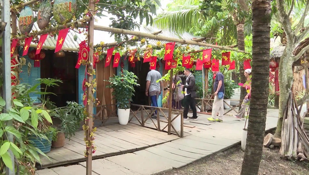 Checkin những quán “cà phê yêu nước” rực đỏ ở Tây Nam Checkin những quán “cà phê yêu nước” rực đỏ ở Tây Nam