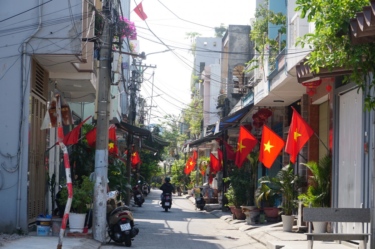 Đà Nẵng rợp cờ đỏ sao vàng mừng ngày 30/4 lịch sử