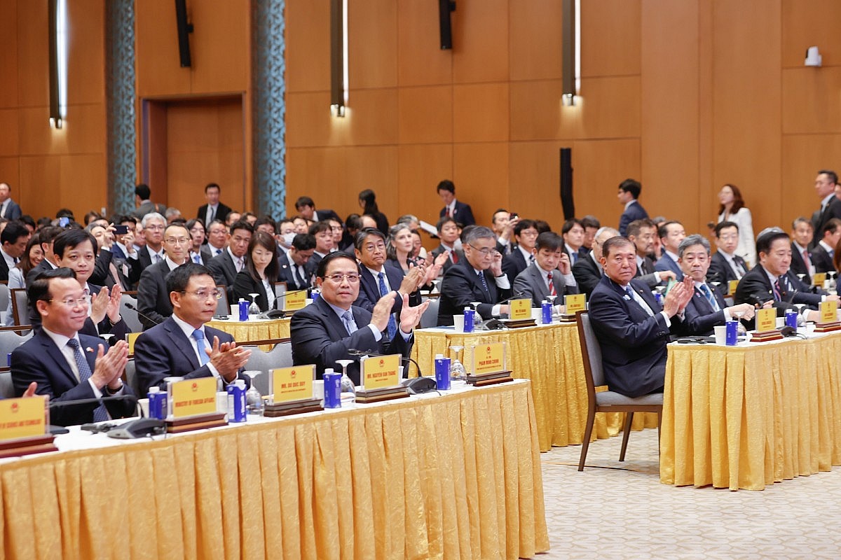 Thủ tướng Phạm Minh Chính và Thủ tướng Nhật Bản Ishiba Shigeru cùng các đại biểu tham dự Diễn đàn Việt Nam - Nhật Bản - Ảnh: VGP/Nhật Bắc Thủ tướng Phạm Minh Chính và Thủ tướng Nhật Bản Ishiba Shigeru cùng các đại biểu tham dự Diễn đàn Việt Nam - Nhật Bản - Ảnh: VGP/Nhật Bắc