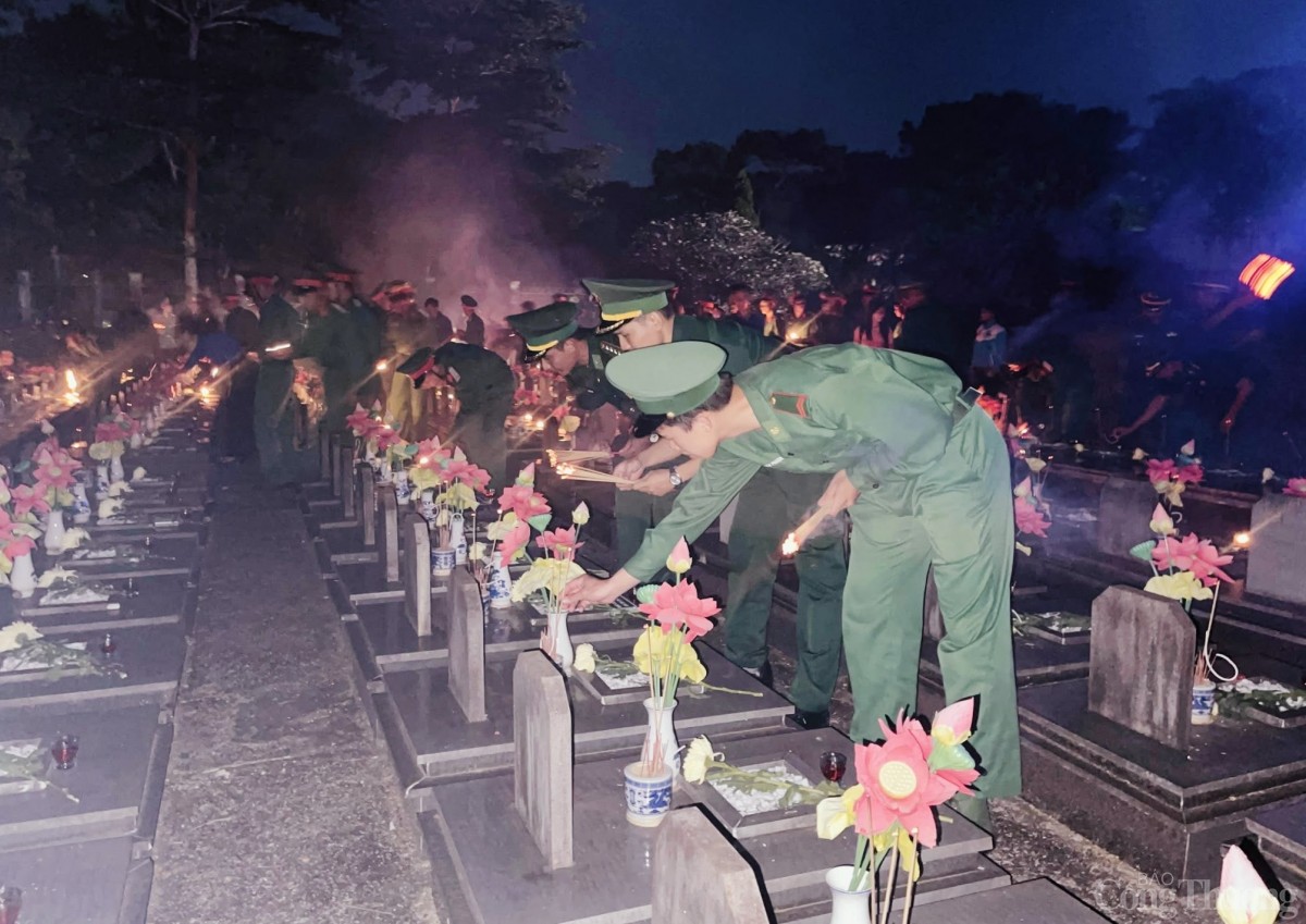 Ấm áp những ngọn nến tri ân các Anh hùng liệt sĩ