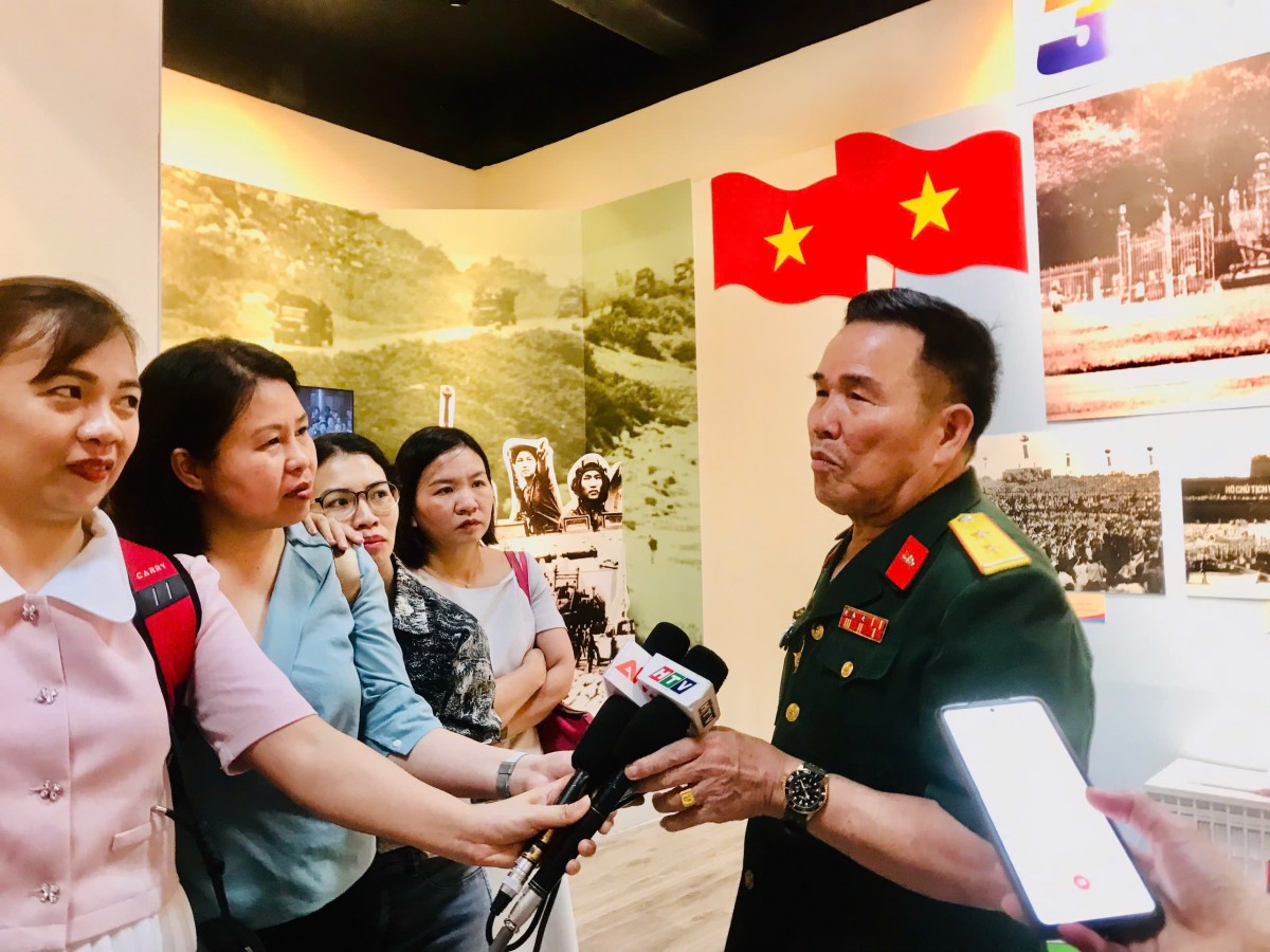 phảo thủ xe tăng 390 húc đổ Dinh Độc Lập - Ngô Sỹ Nguyên 