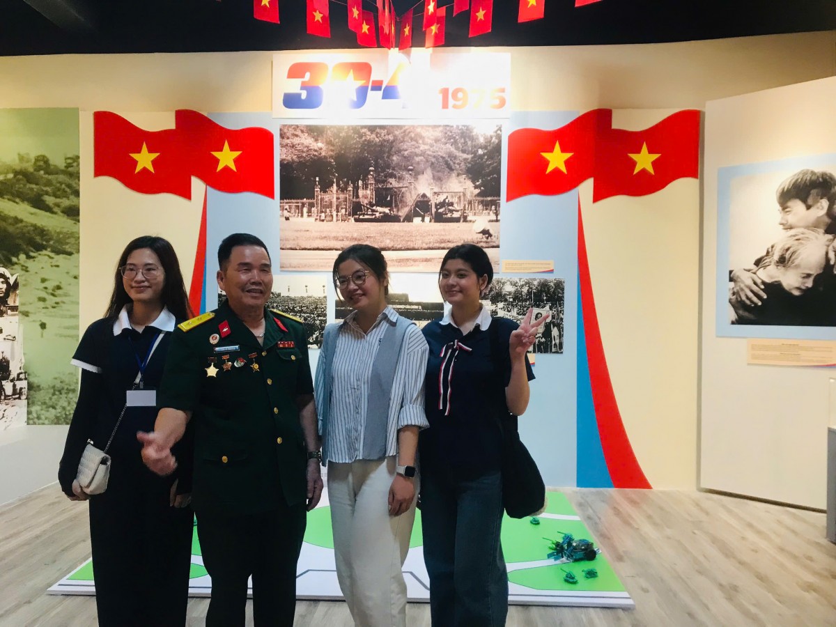 phảo thủ xe tăng 390 húc đổ Dinh Độc Lập - Ngô Sỹ Nguyên