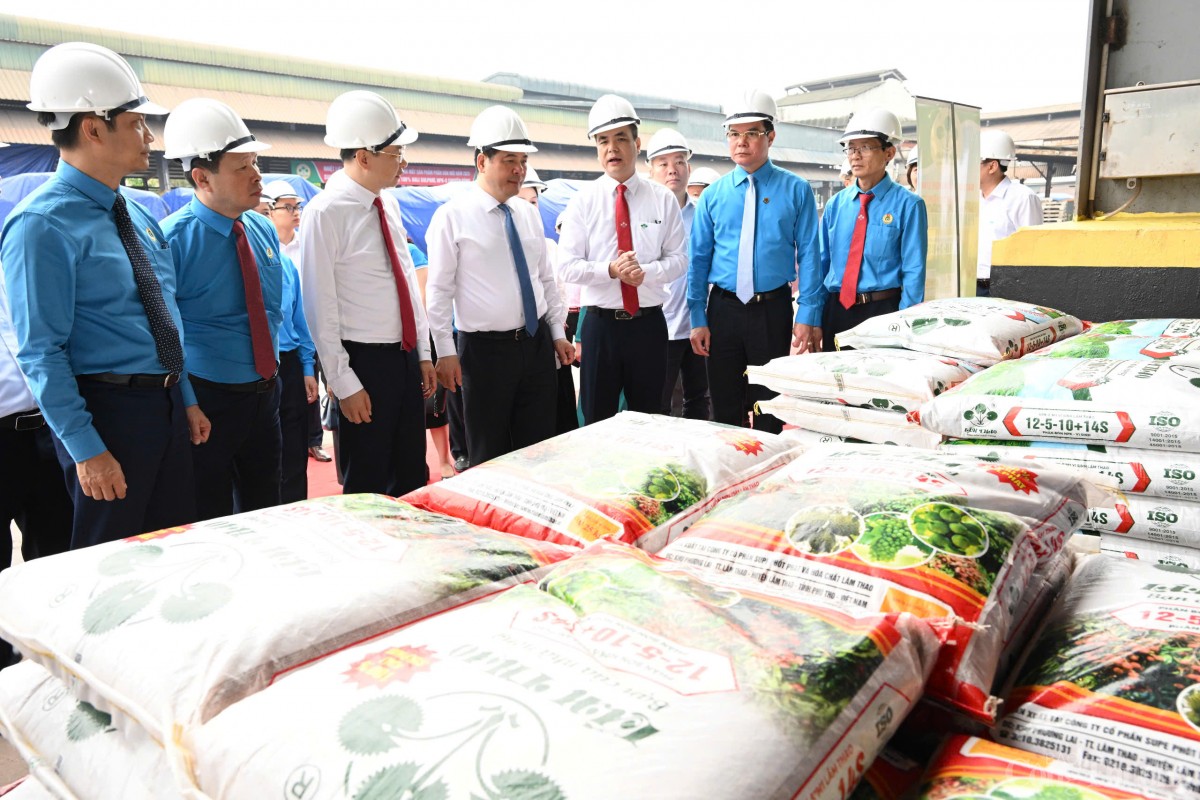 Những hình ảnh đầu tiên của Đoàn Bộ Công Thương trong lễ Những hình ảnh đầu tiên của Đoàn Bộ Công Thương trong lễ