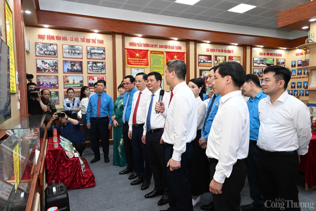 Những hình ảnh đầu tiên của Đoàn Bộ Công Thương trong lễ Những hình ảnh đầu tiên của Đoàn Bộ Công Thương trong lễ