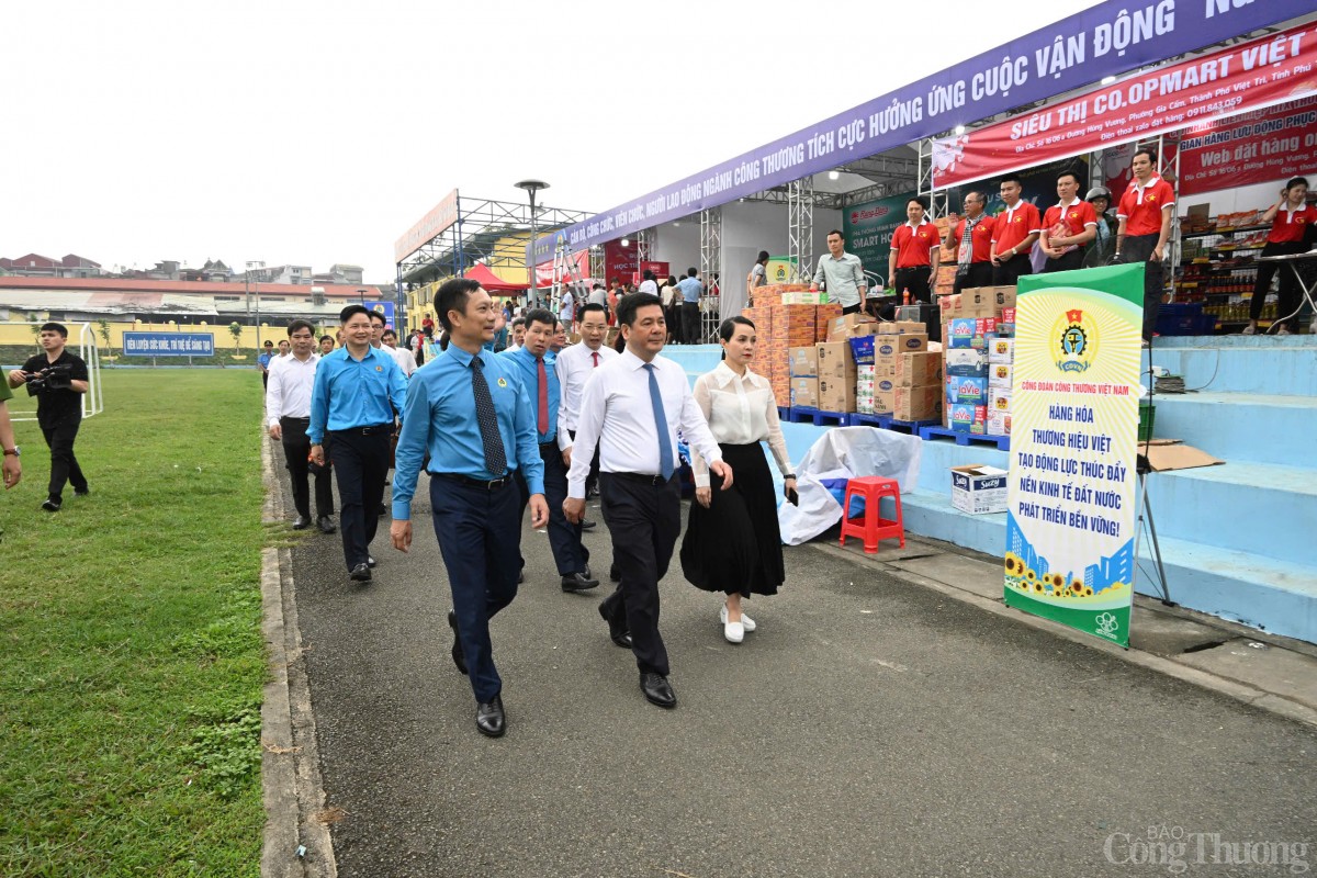 Ngọn lửa ấm của người Công Thương trên đất Tổ Vua Hùng