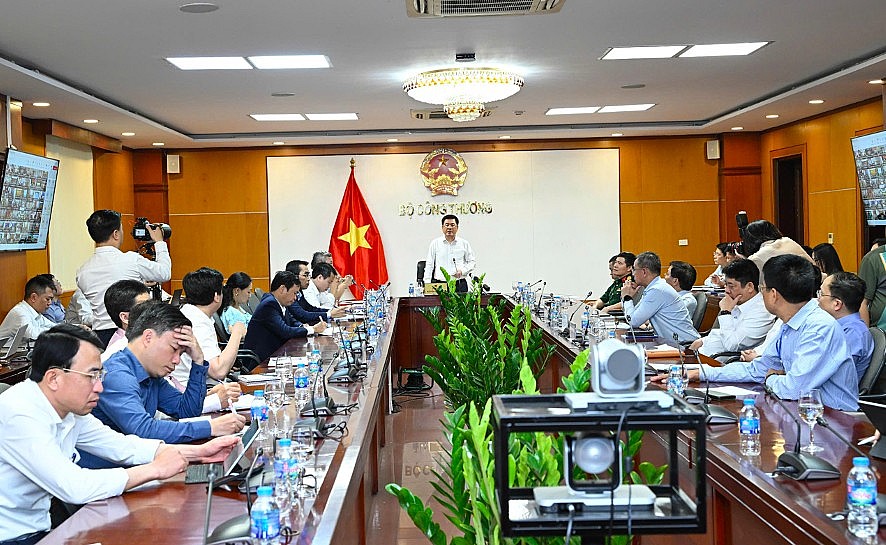 Những chỉ đạo của Bộ trưởng Nguyễn Hồng Diên tại Lễ công bố Quy hoạch điện VIII điều chỉnh