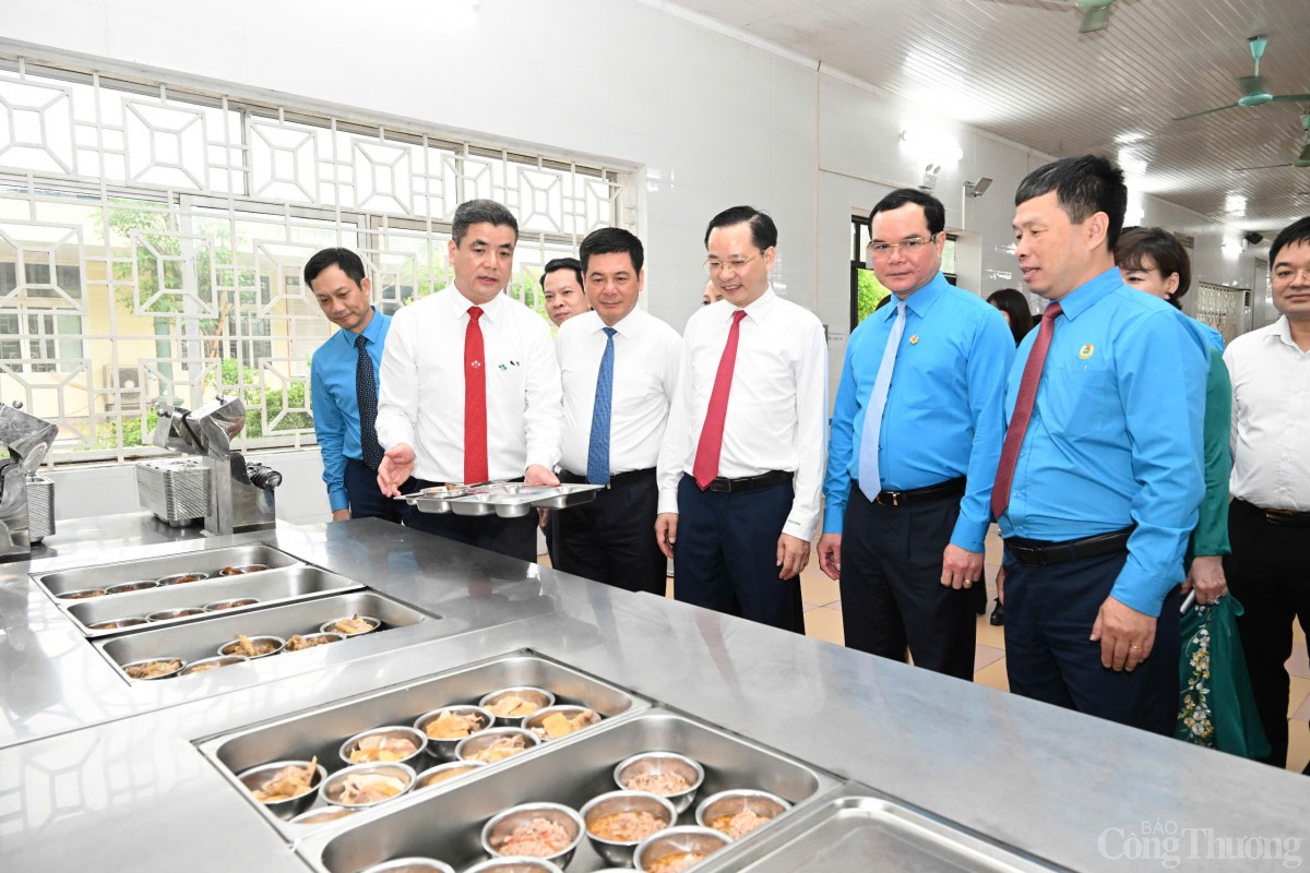 Ngọn lửa ấm của người Công Thương trên đất Tổ Vua Hùng