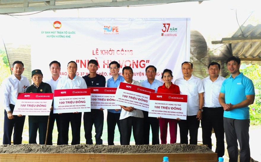 Agribank trao tặng 37 căn "nhà hy vọng" tại Hà Tĩnh
