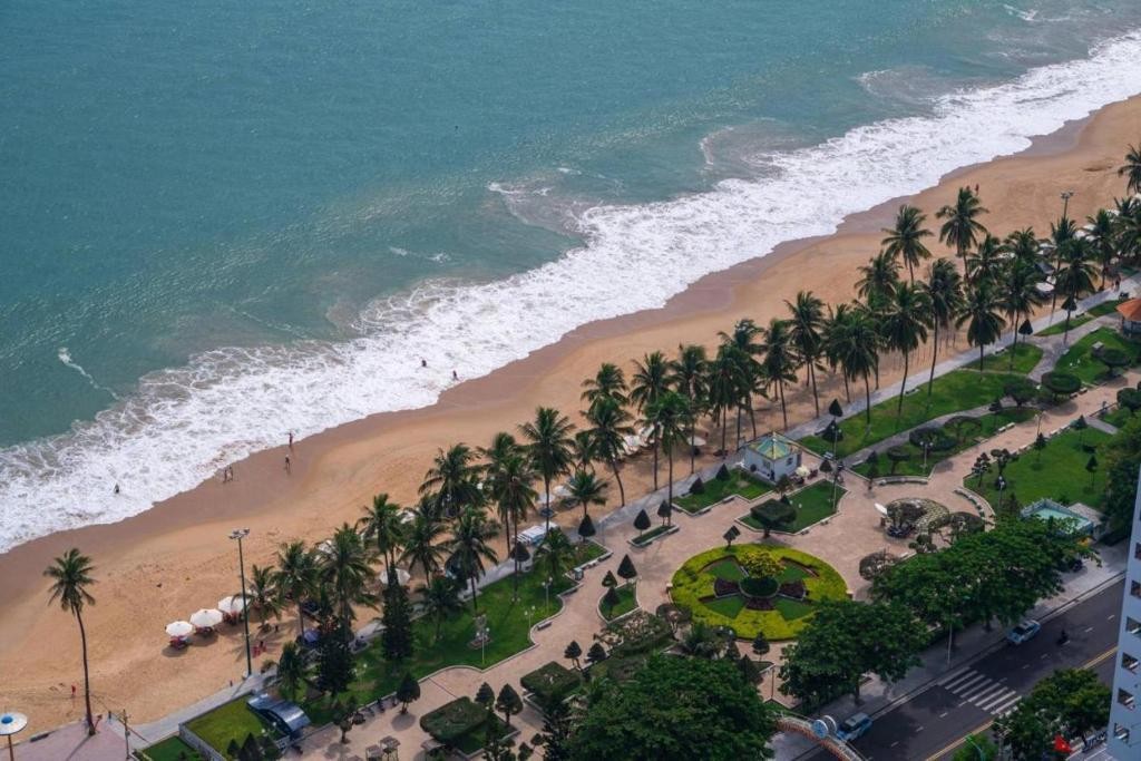 Nhiều khách sạn ven biển hết phòng từ đầu tháng 4. Nhiều khách sạn ven biển hết phòng từ đầu tháng 4.