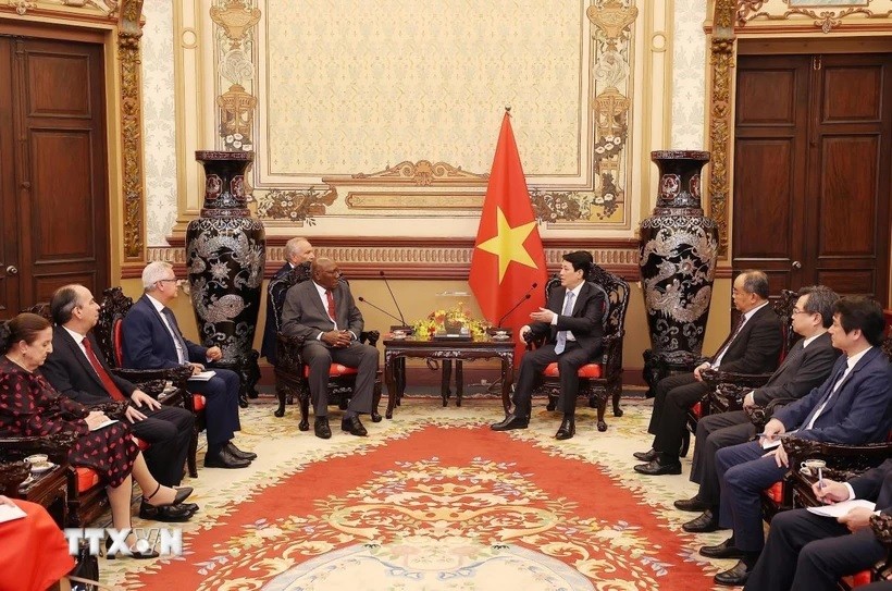 Chủ tịch nước Lương Cường tiếp Phó Chủ tịch nước Cuba Salvador Valdes Mesa. (Ảnh: Lâm Khánh/TTXVN) Chủ tịch nước Lương Cường tiếp Phó Chủ tịch nước Cuba Salvador Valdes Mesa. (Ảnh: Lâm Khánh/TTXVN)