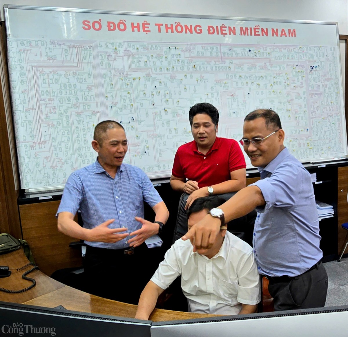 Trắng đêm của kỹ sư vận hành hệ thống điện miền Nam Trắng đêm của kỹ sư vận hành hệ thống điện miền Nam