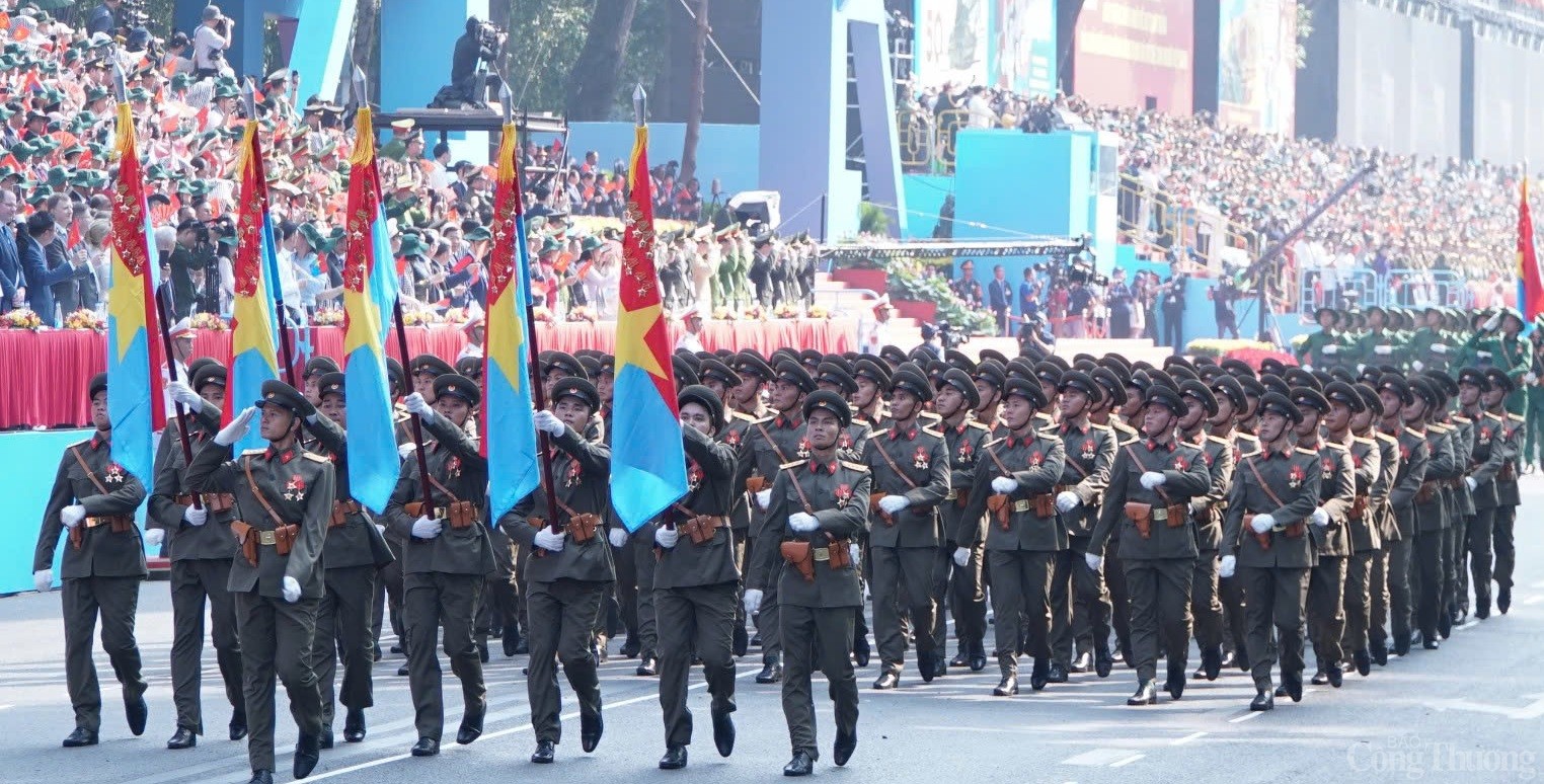 Chùm ảnh: Lễ diễu binh, diễu hành kỷ niệm 50 năm Ngày Giải phóng miền Nam, thống nhất đất nước