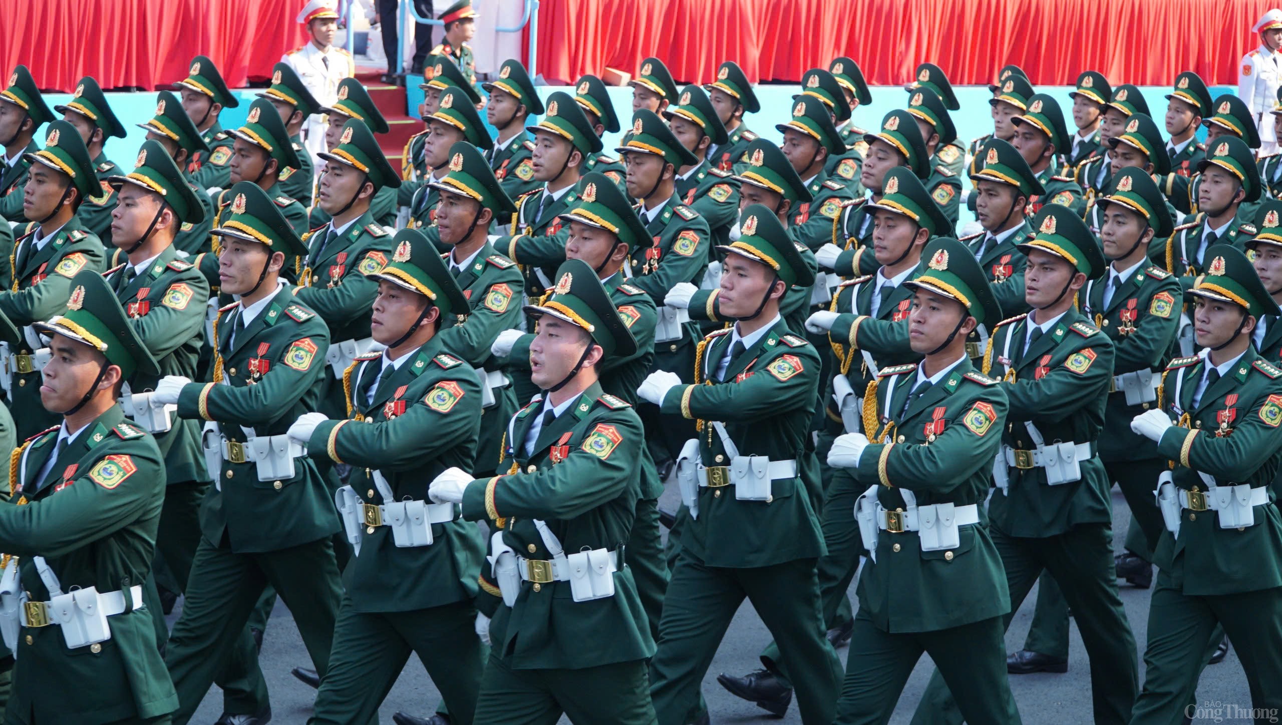 Chùm ảnh: Lễ diễu binh, diễu hành kỷ niệm 50 năm Ngày Giải phóng miền Nam, thống nhất đất nước