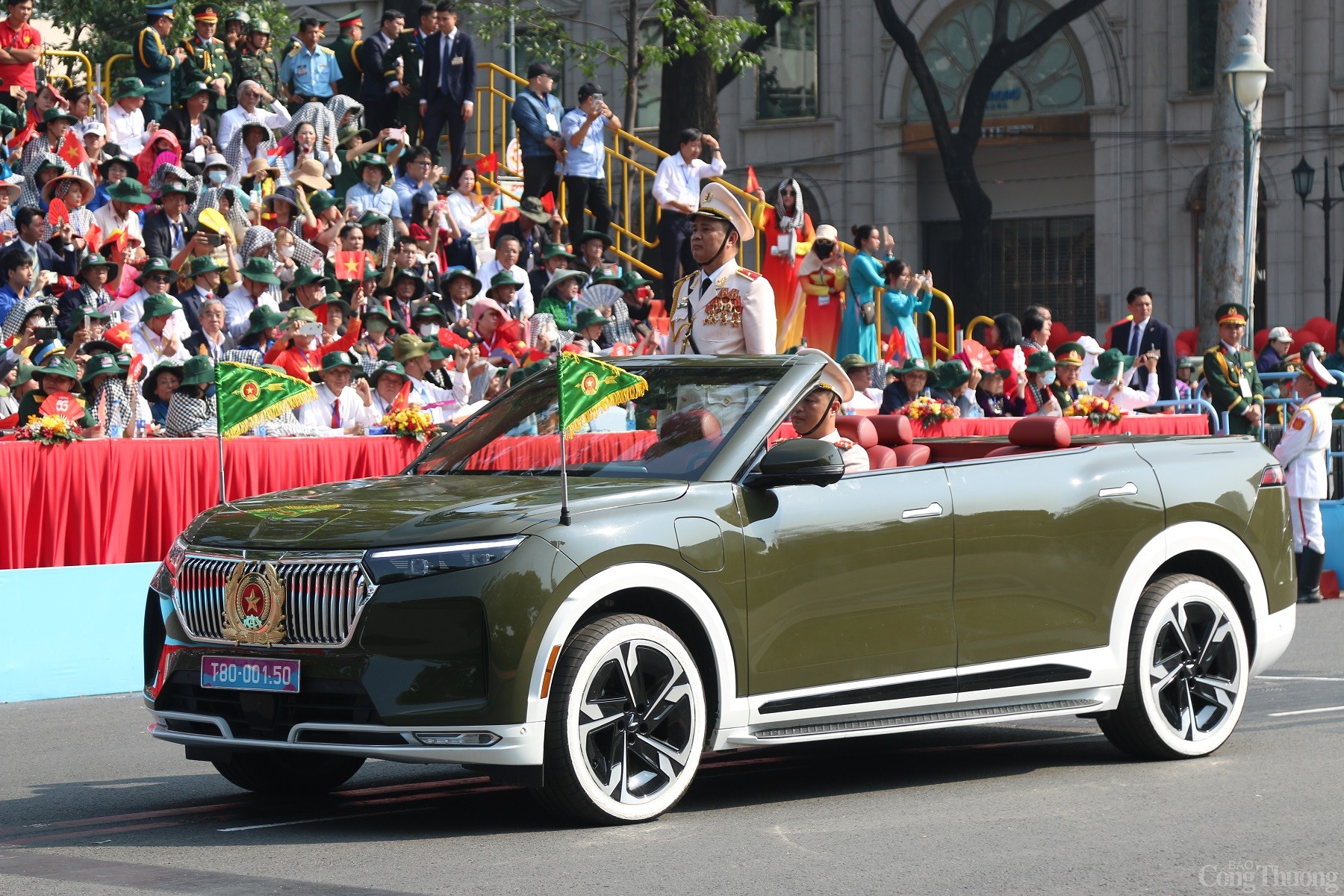 Chùm ảnh: Lễ diễu binh, diễu hành kỷ niệm 50 năm Ngày Giải phóng miền Nam, thống nhất đất nước