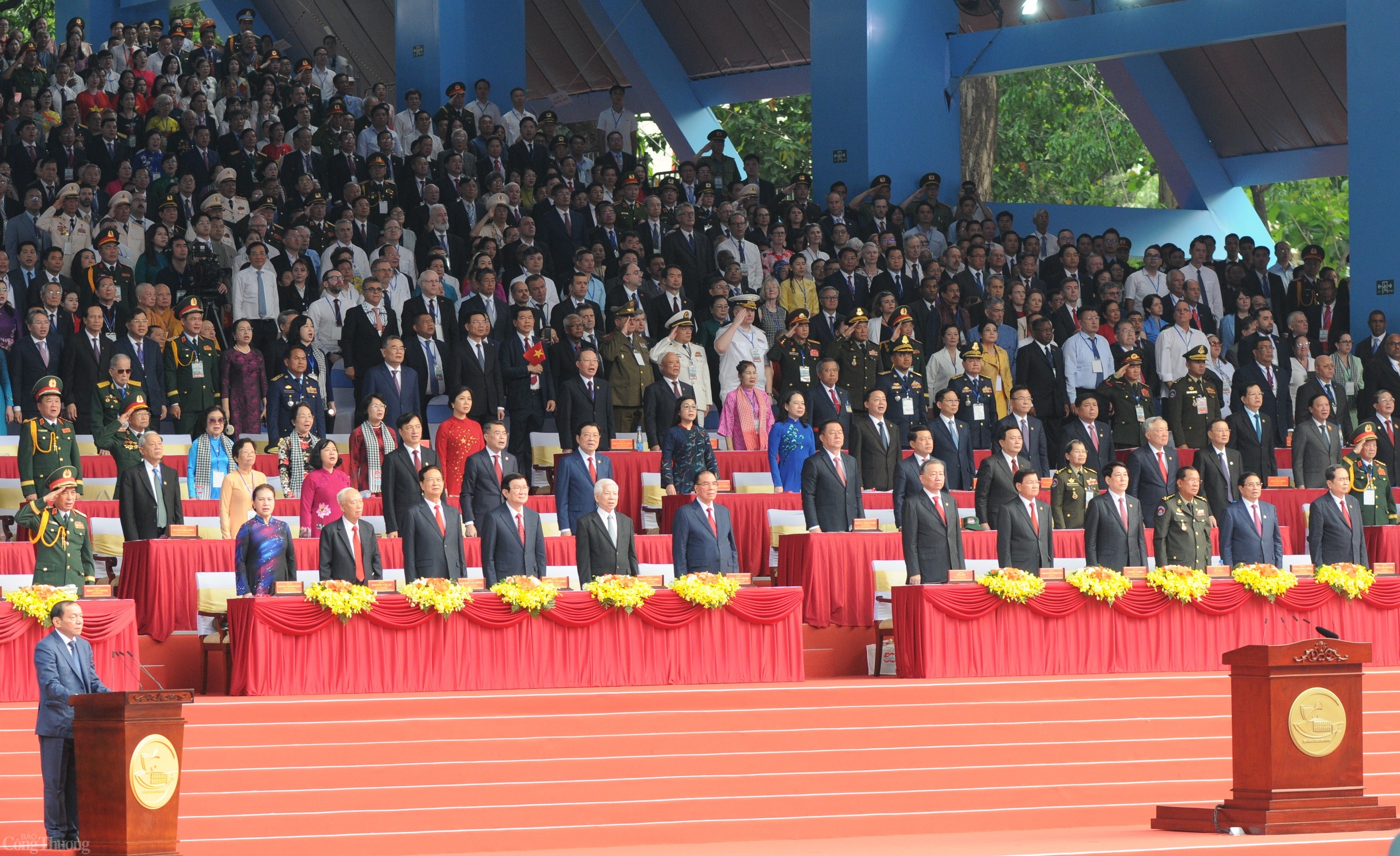 Chùm ảnh: Lễ diễu binh, diễu hành kỷ niệm 50 năm Ngày Giải phóng miền Nam, thống nhất đất nước