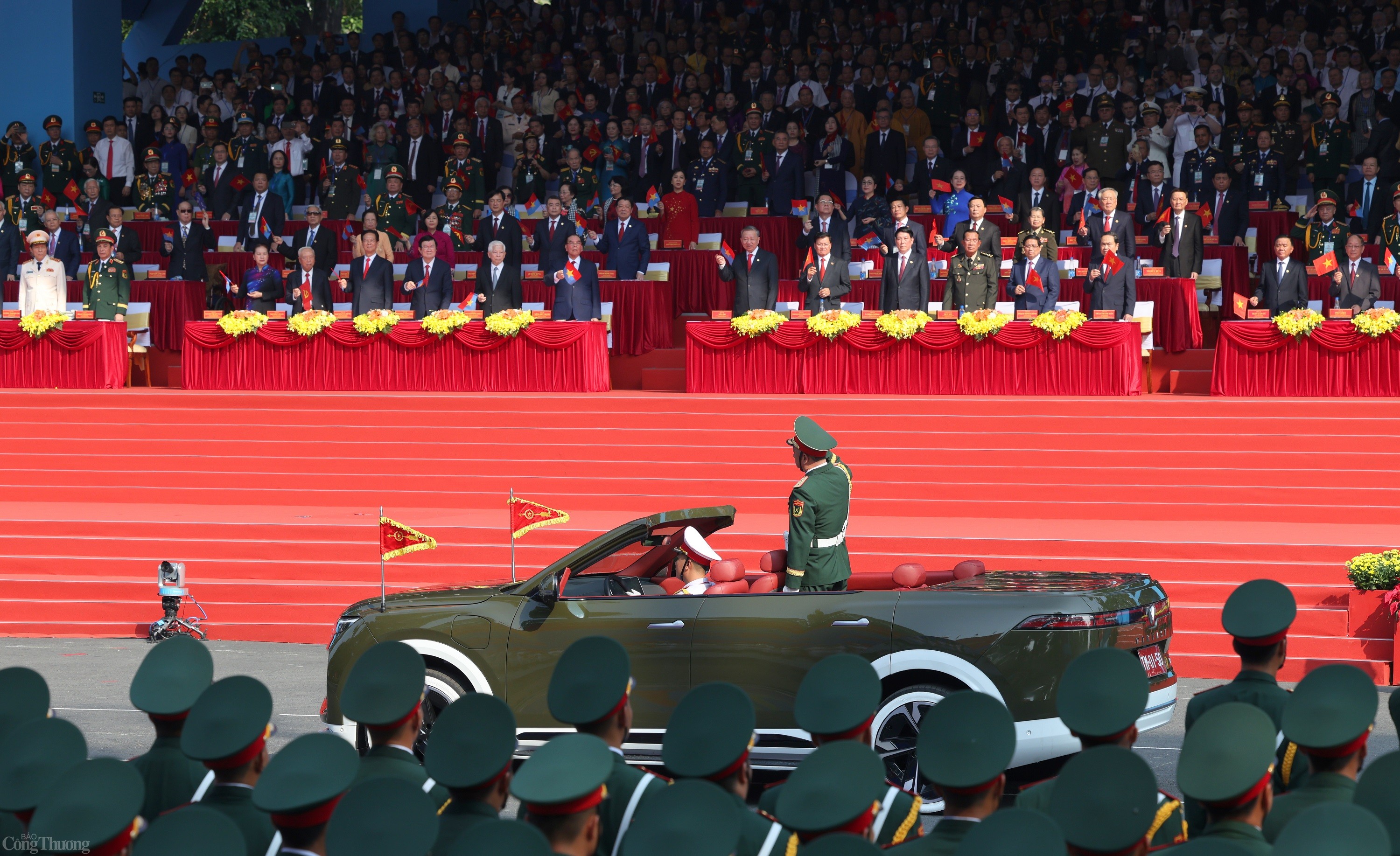 Chùm ảnh: Lễ diễu binh, diễu hành kỷ niệm 50 năm Ngày Giải phóng miền Nam, thống nhất đất nước