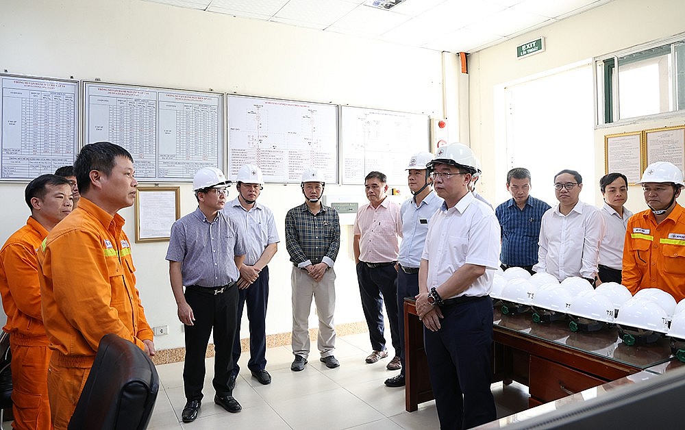 Đảm bảo truyền tải điện an toàn, liên tục cao điểm mùa khô 2025