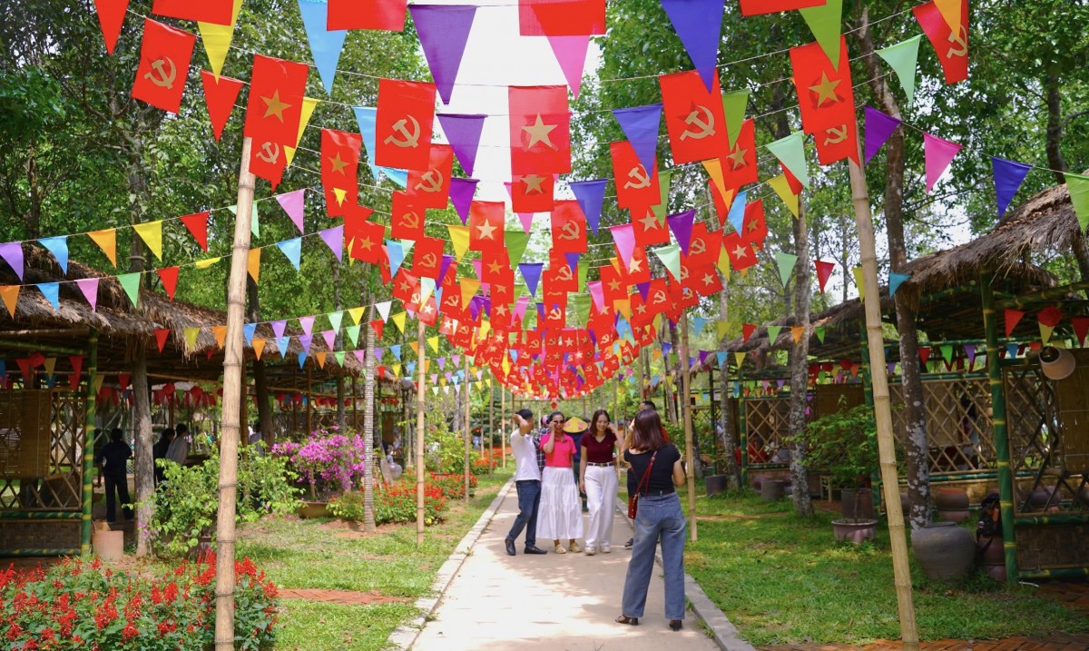 Khu di tích Quốc gia đặc biệt Kim Liên