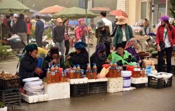 Tháo nút thắt chính sách, giải phóng ‘sức sống’ cho chợ miền núi