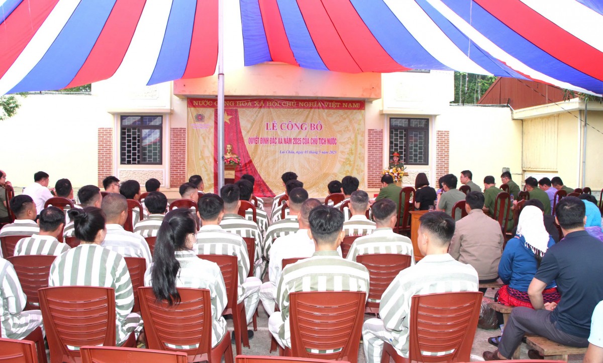 13 phạm nhân ở tỉnh Lai Châu được Chủ tịch nước đặc xá 13 phạm nhân ở tỉnh Lai Châu được Chủ tịch nước đặc xá