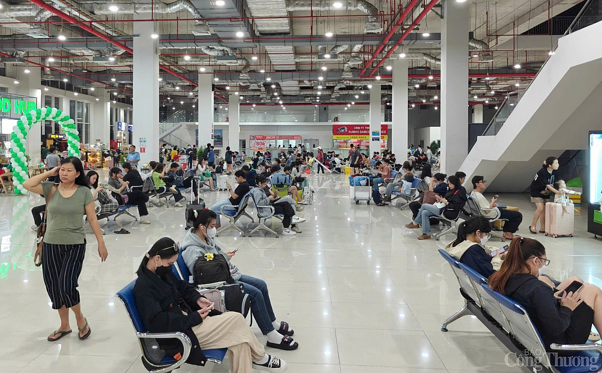 Người dân “đổ” về miền Tây lễ 30/4-1/5, du lịch sôi động