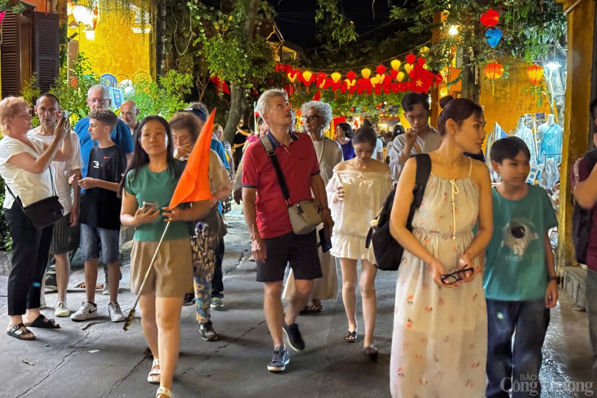 Theo Sở Văn hóa, Thể thao và Du lịch tỉnh Quảng Nam, tình hình khách du lịch đăng ký lưu trú tại các cơ sở lưu trú trên địa bàn tỉnh Quảng Nam dịp nghỉ lễ 30/4, 1/5 tăng hơn so với cùng kỳ năm 2024, công suất phòng tại các khách sạn bình quân trong 3 ngày đầu kỳ nghỉ lễ đạt trên 90% và 2 ngày tiếp theo đạt trên 60%.