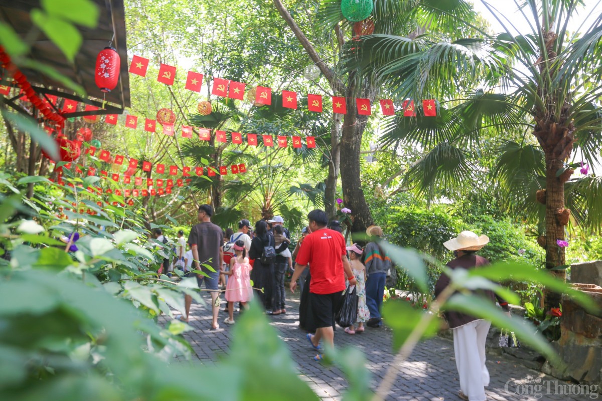 Khu du lịch Núi Thần Tài