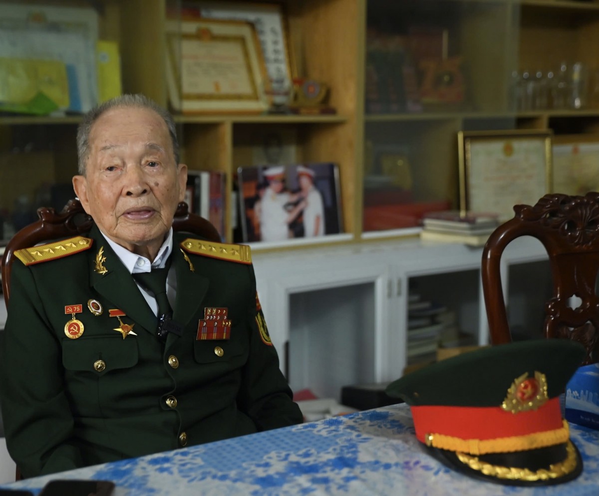 Đại tá Tư Cang. Ảnh: Trịnh Nguyễn