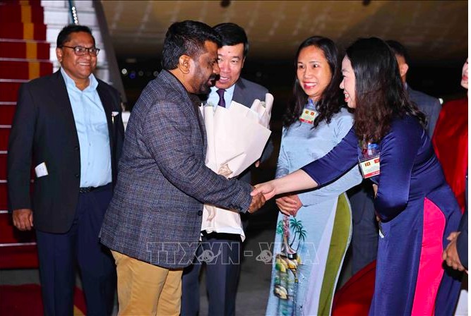 Lễ đón Tổng thống nước Cộng hòa Xã hội Chủ nghĩa Dân chủ Sri Lanka Anura Kumara Dissanayaka tại sân bay Quốc tế Nội Bài. Ảnh: Minh Đức/TTXVN