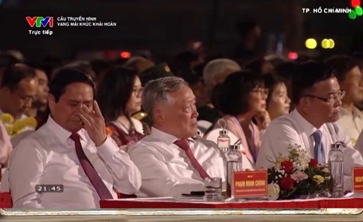 Những giọt nước mắt trong đại lễ 50 năm lịch sử Những giọt nước mắt trong đại lễ 50 năm lịch sử