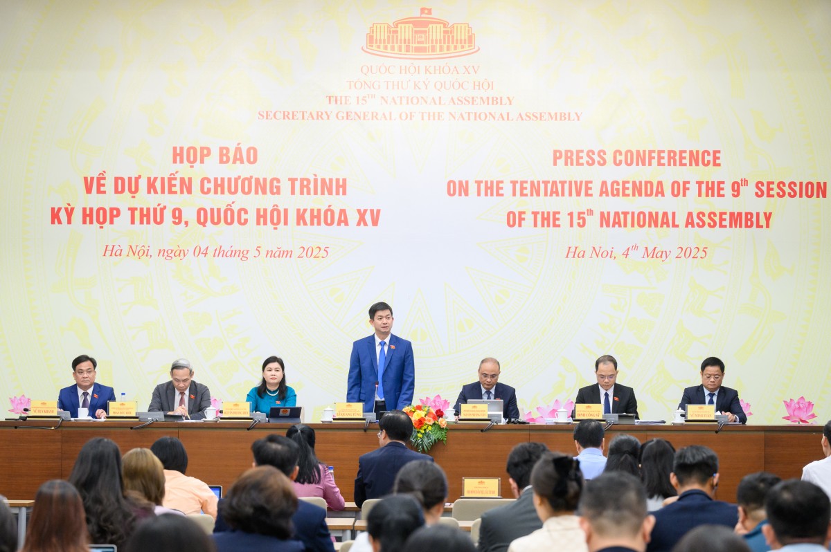 Tổng thư ký, Chủ nhiệm VPQH Lê Quang Tùng Tổng thư ký, Chủ nhiệm VPQH Lê Quang Tùng