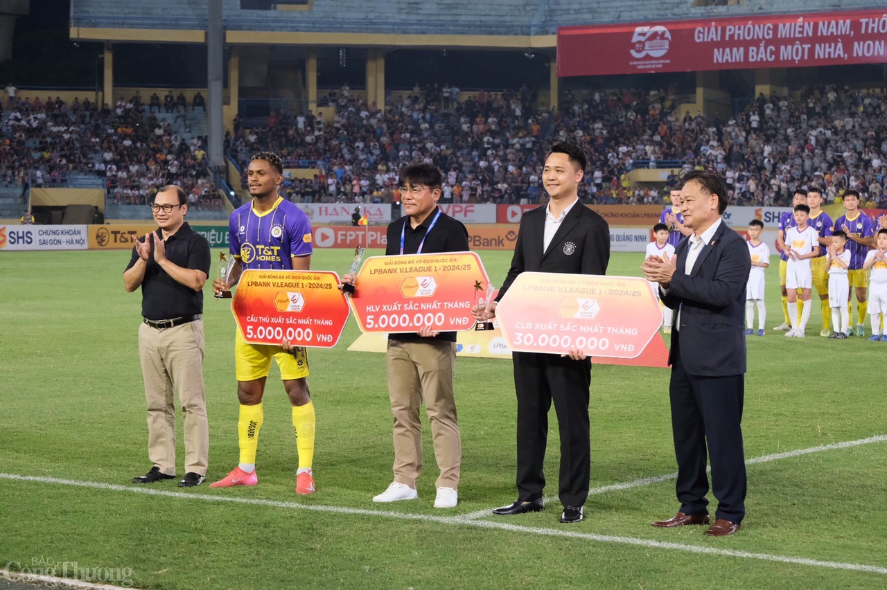 V.League vòng 21: Hà Nội FC quyết chiến đương kim vô địch