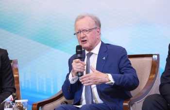 Giáo sư Đại học Harvard hiến kế xây dựng thương hiệu ngân hàng Việt