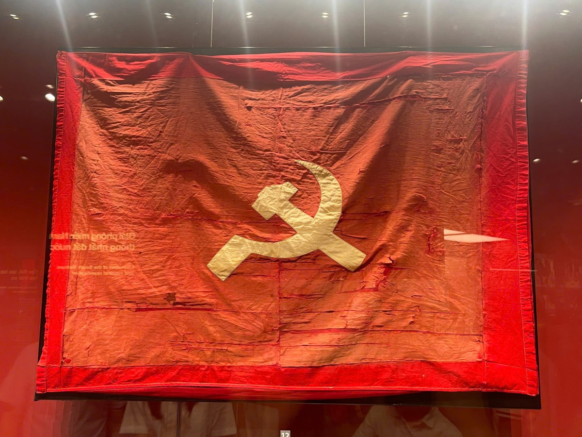 Những lá cờ kể chuyện lịch sử tại Bảo tàng Quân sự