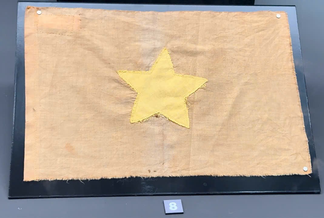 Những lá cờ kể chuyện lịch sử tại Bảo tàng Quân sự