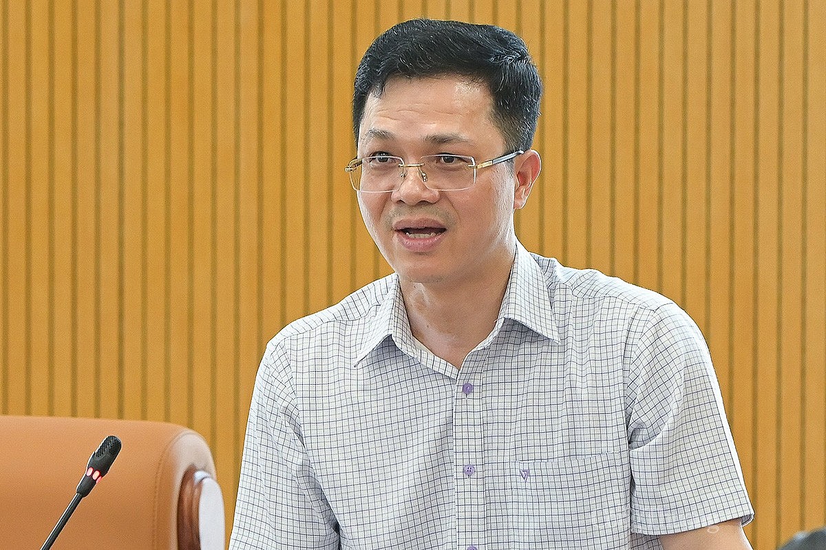 ông Nguyễn Văn Long - Vụ trưởng Vụ Khoa học, Công nghệ và Môi trường  (Bộ Nông nghiệp và Môi trường) phát biểu tại buổi họp báo