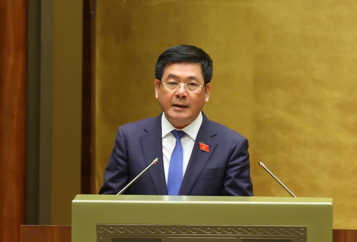 Bộ trưởng Nguyễn Hồng Diên trình sửa Luật Năng lượng tiết kiệm và hiệu quả Bộ trưởng Nguyễn Hồng Diên trình sửa Luật Năng lượng tiết kiệm và hiệu quả